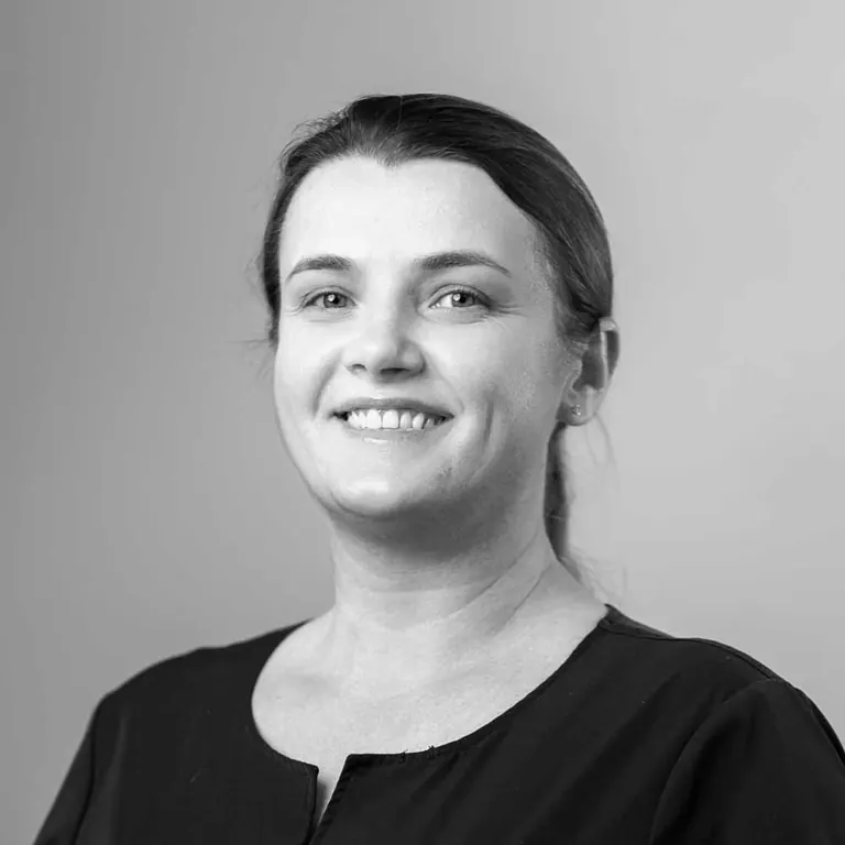 Anita, lead surgical assistant and Clinical Director at ImplantWIDE