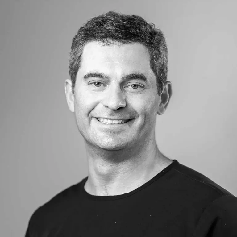 Dr. Konstantin Weingarten (Gromov), DDS, owner and periodontist at ImplantWIDE