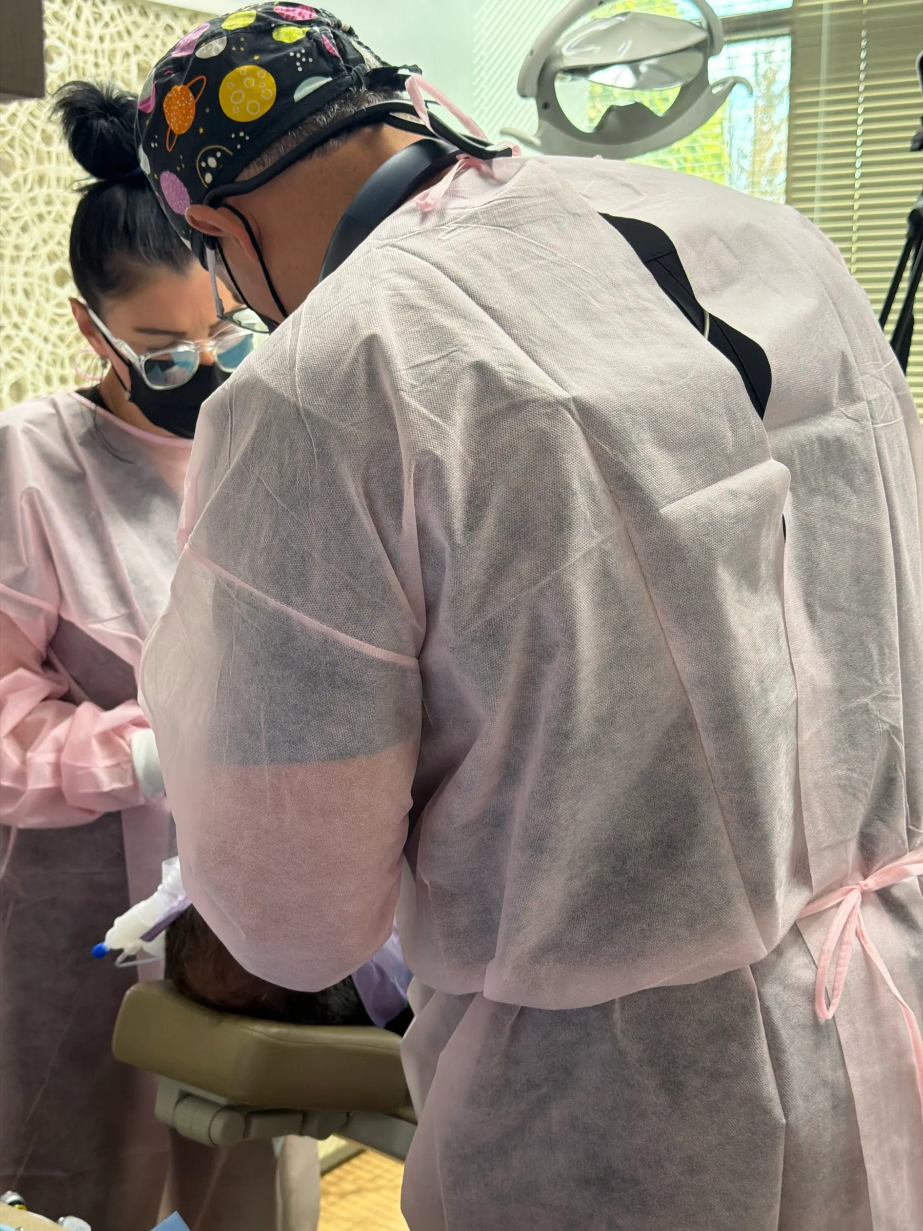 Live FP1 implant surgery observed during the Pink and White course